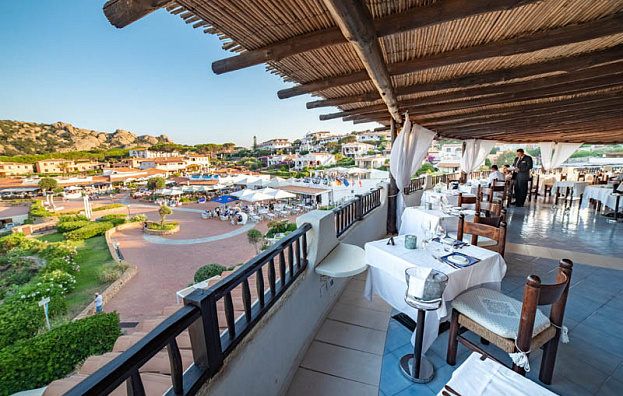 Club Hotel Baja Sardinia 4*